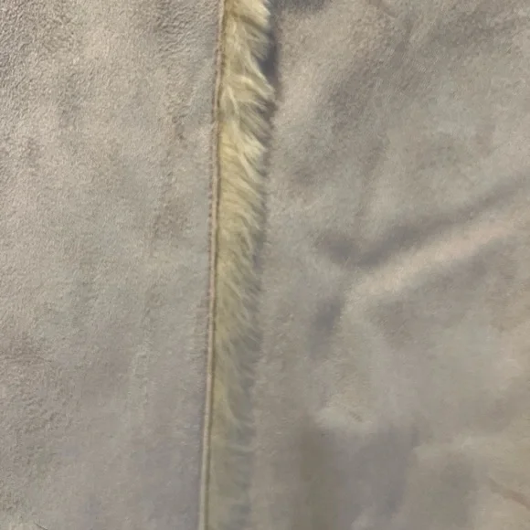 The LOFT faux fur and suede vest sz small - Picture 5 of 5